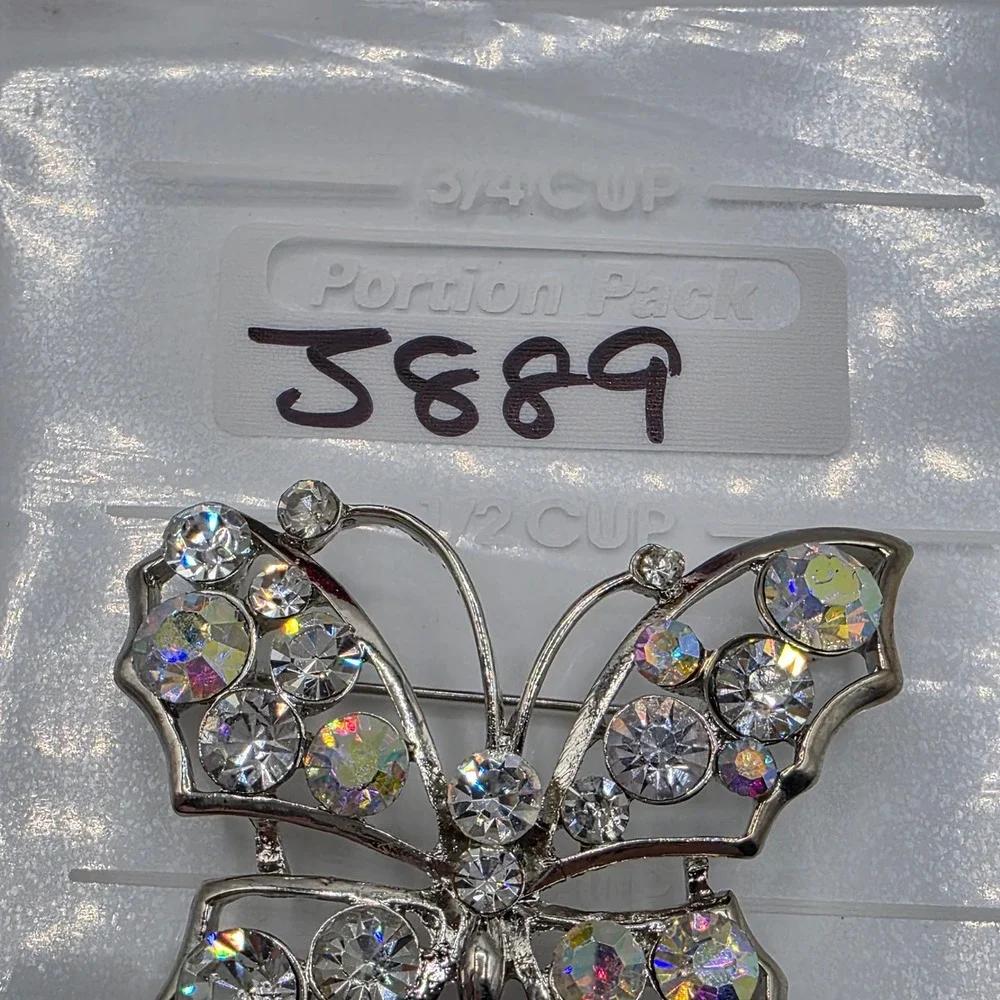 Silver Tone Butterfly Brooch Clear‎ Aurora Borealis Rhinestone Crystal Pin Glam